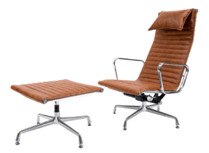 Eames EA 124 Lounge Chair + EA 125 Ottoman Cognac Leer